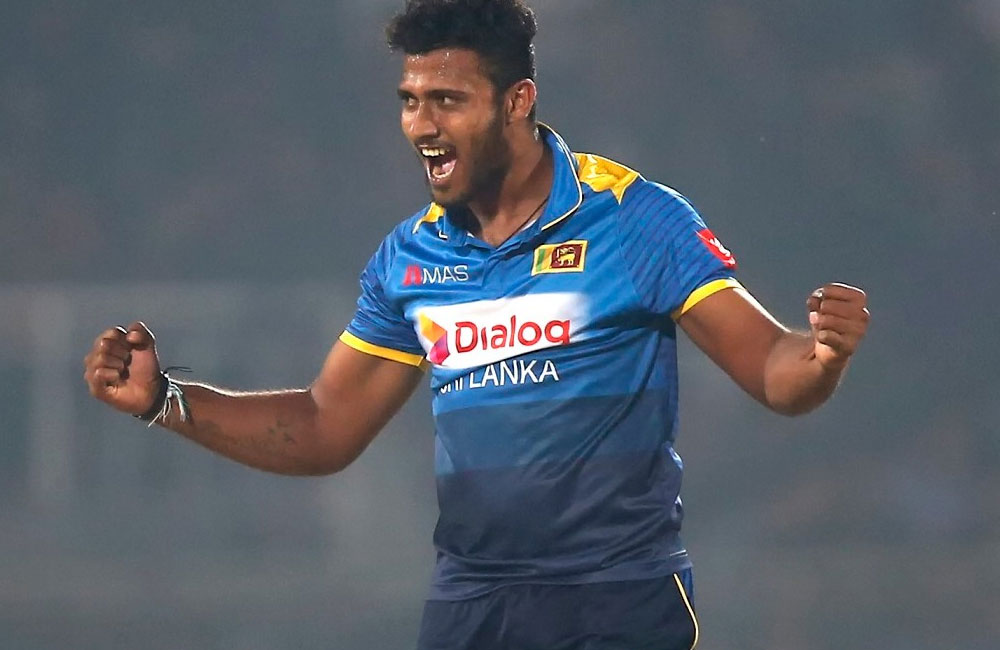 රට අයාලේ : කුඩු එක්ක ක්‍රිකට් ක්‍රීඩකයා හිරේ ! 