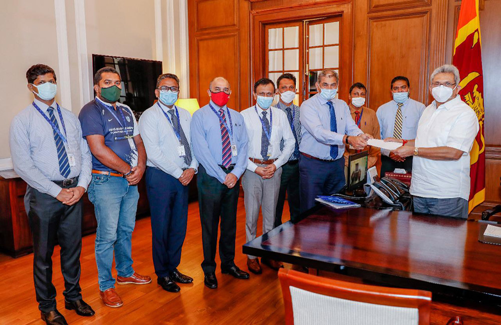 කොවිඩ් මඩින "ඉටුකම" අරමුදලට : ශ්‍රී ලංකා ටෙලිකොම් - මොබිටෙල් වෙතින් මිලියන 50ක් !