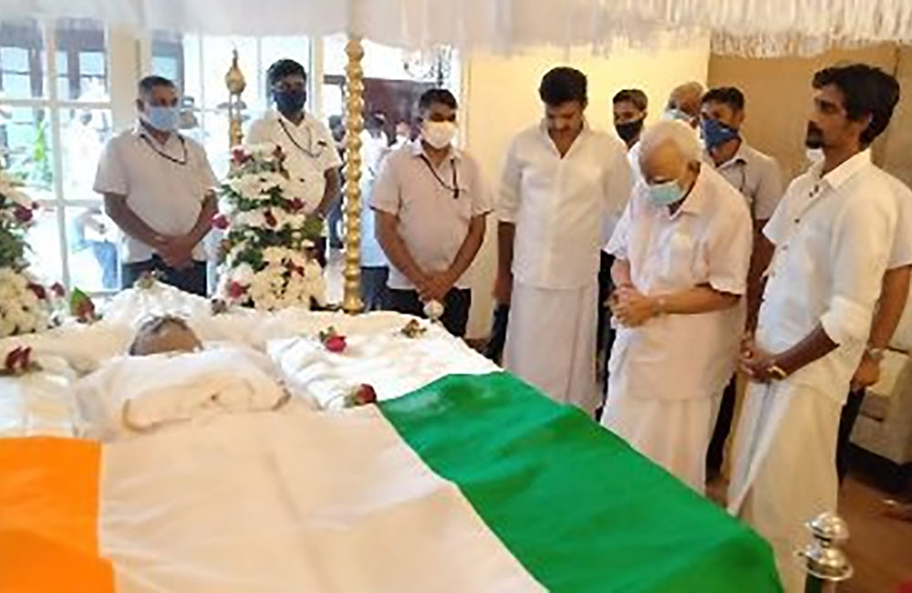 තොණ්ඩමන් ඇමතිගේ අවසන් කටයුතු හෙට (31) : කවුරුත් බලාසිටි නිවේදනය සෞඛ්‍ය අමාත්‍යාංශයෙන් එයි !