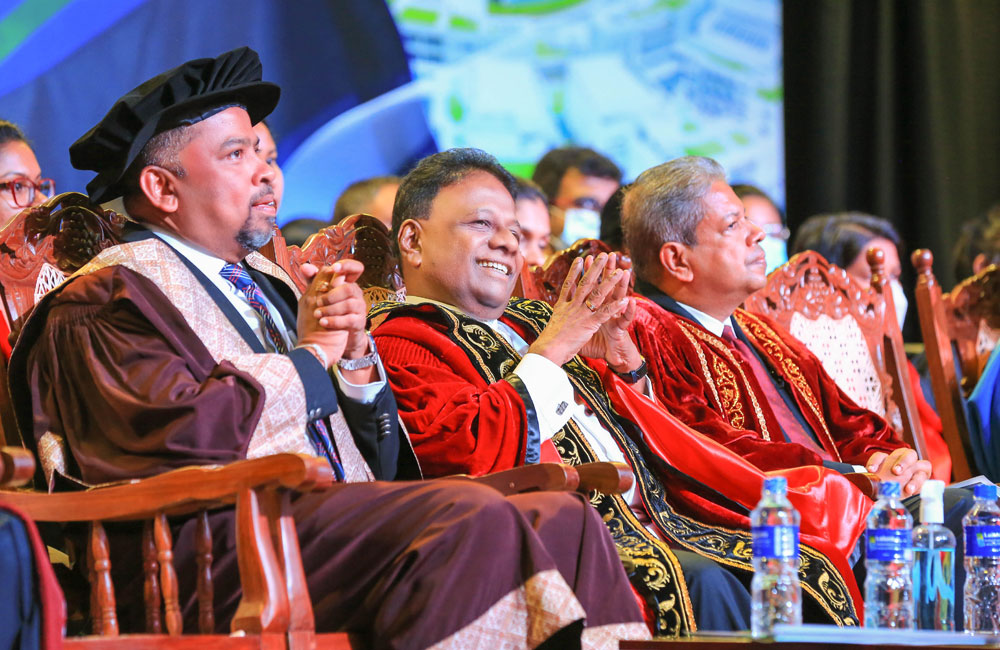 ඔබගේ යුතුකම අමතක නොකරන තාක්  ඔබ ශක්තිමත් - අමාත්‍ය ඩලස් අලහප්පෙරුම