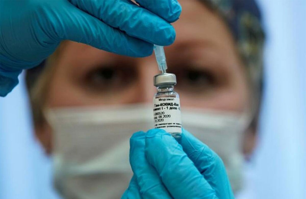 කොරෝනා එන්නත් ගත් තුන්දෙනෙක් මියගිහින් - ඇමති පවිත්‍රා 