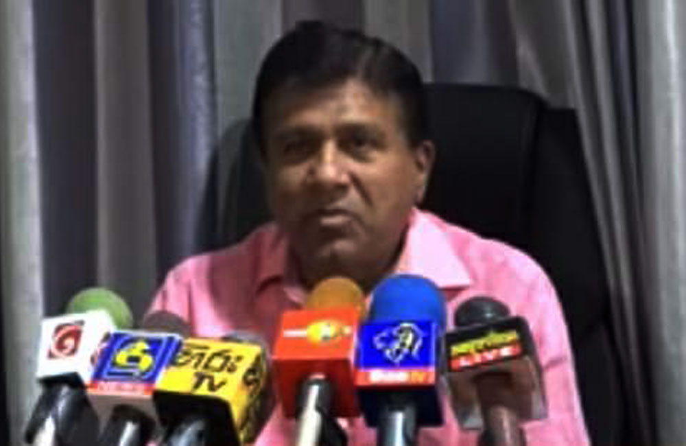  ජනාධිපති මට පහත් ලෙස බැන්නා: දරු පවුල ගැන පවා බයයි - විජේදාස (වීඩියෝ)