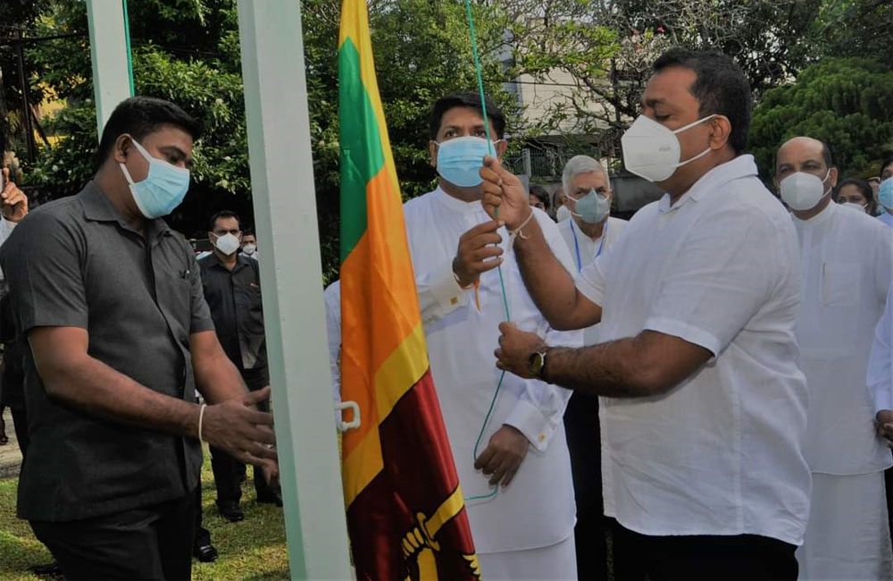 නිදහස්දා රනිල් : මුල් තැන රුවන්ට හා අකිලට දීලා !