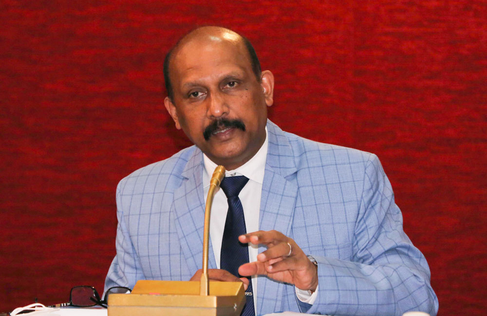 වන හා පාරිසරික විනාශය දැවැන්තව සිදුවෙනවා - ආරක්ෂක ලේකම් !