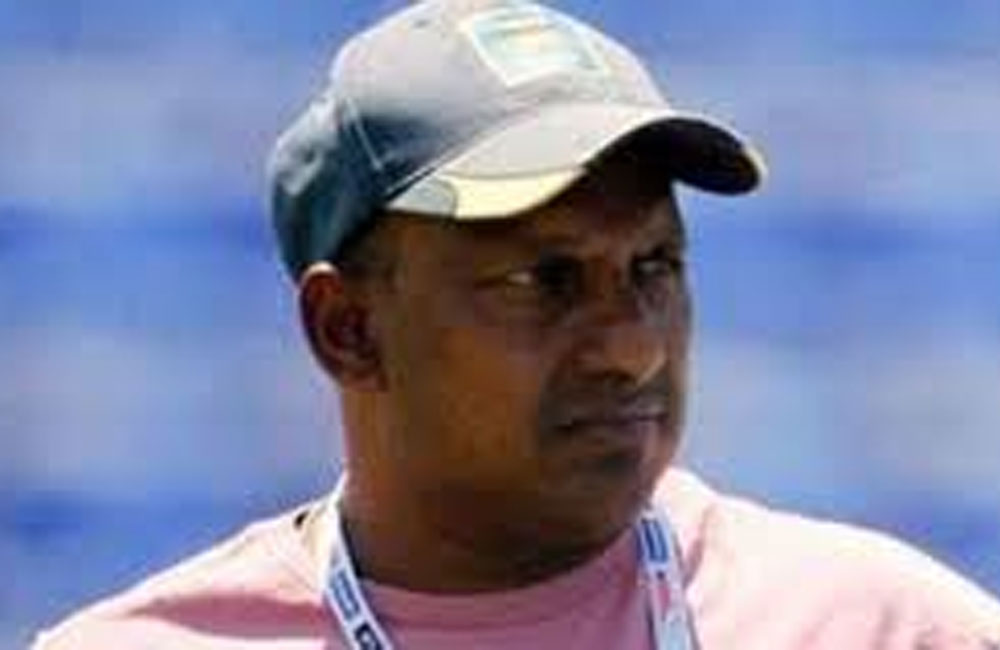 ක්‍රිකට් හදන්න නාමල්ගෙන් කමිටුවක් : මුල්තැන අරවින්දට !