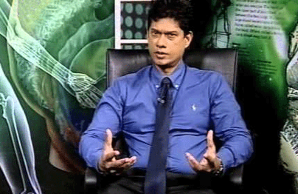 තත්ත්වය හොඳ නැහැ… ඇඳිරිනීතිය දාන්න වෙයි… - වෛද්‍ය මහාචාර්ය අර්ජුන ද සිල්වා