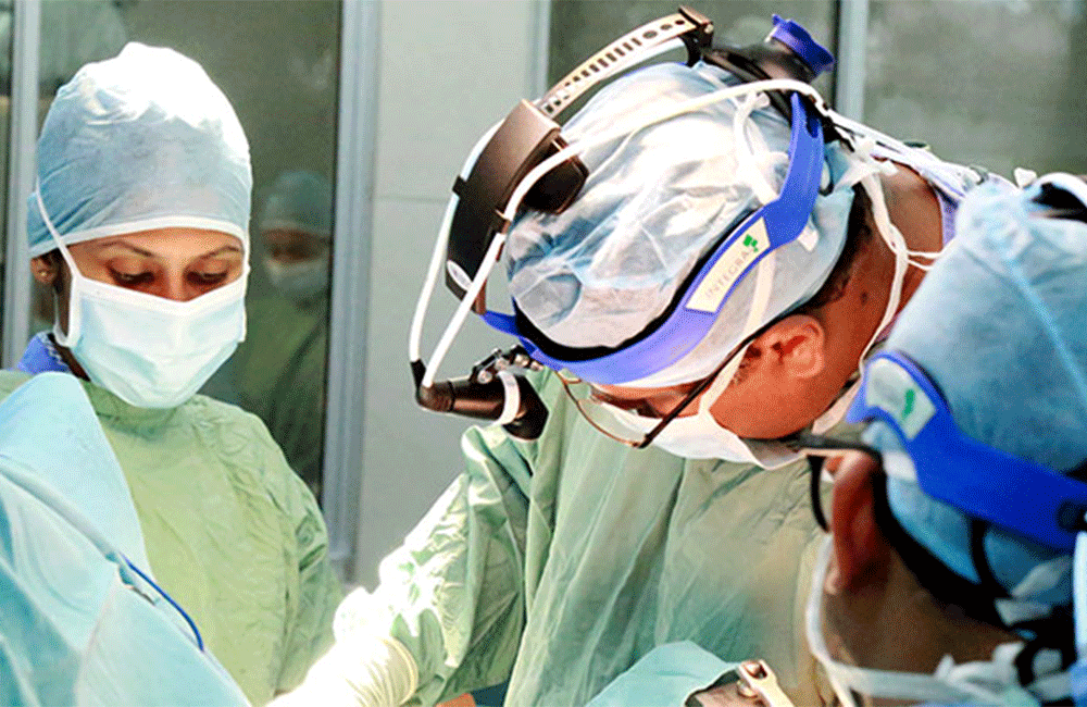 සෞඛ්‍ය අත්‍යවශ්‍ය සේවාවක්  කර සුව විරුවන් මර්දනයක !