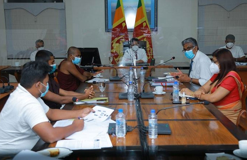 සරසවි වරම්  තවදුරටත් ඉහළ දැමීමට අවධානය