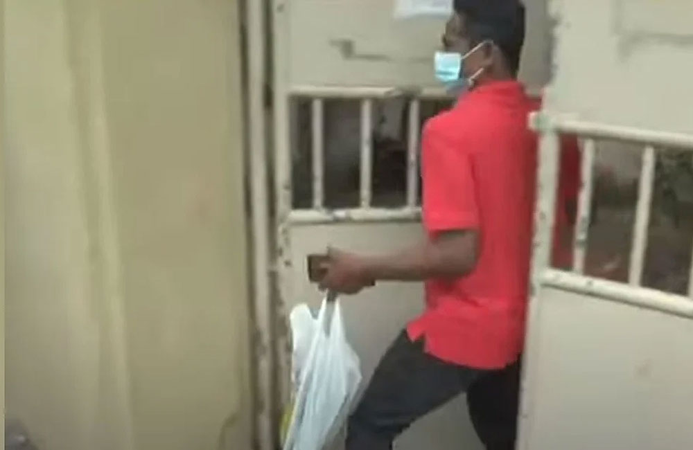 නොමිලේ ලැබුණු පෙළ පොත් මුදලට…? (වීඩියෝ )