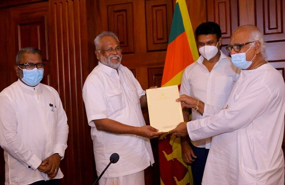 තෛයිපොංගල් සැමරීමට කෝවිල් 100කට ආධාර