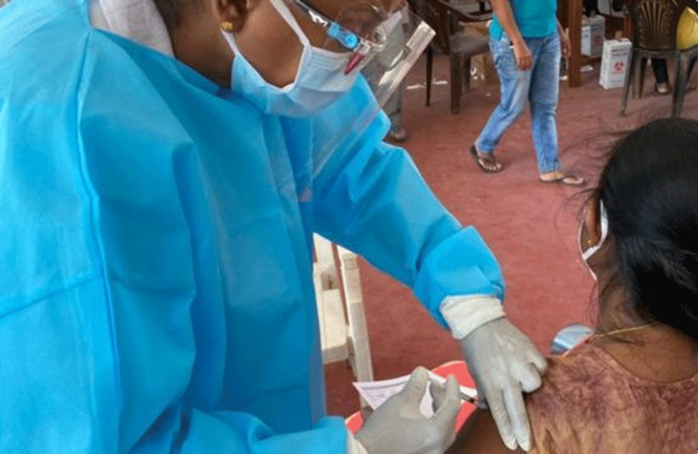 මේ උපදෙස් කියවලා කොරෝනා එන්නත අරගන්න !