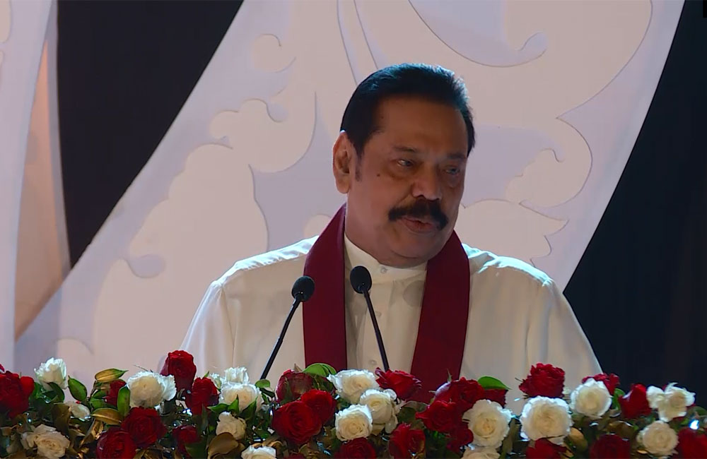 තරුණ ව්‍යවසායකයින්  ජාතික ඇඳුමෙන් සැරසී සිටිනු දැකීම විශාල ආඩම්බරයක් - අගමැති