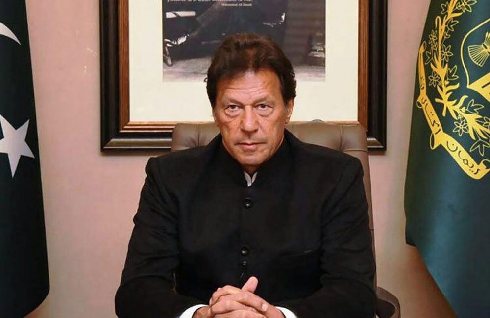 ඉම්රාන් ඛාන්ටත් කොරෝනා: එන්නතත් ලබාගෙන!