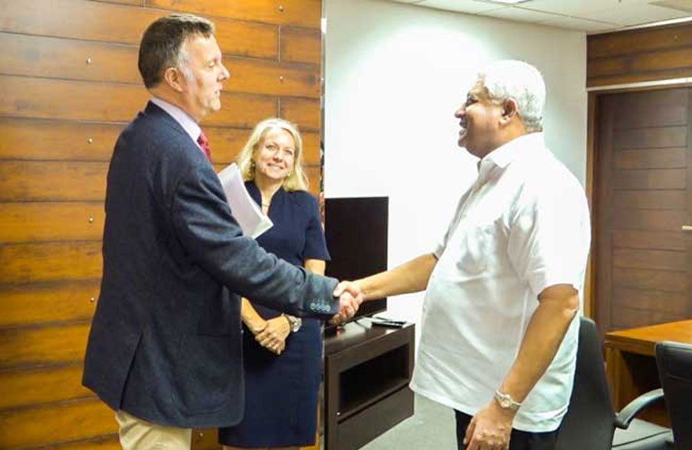 නීතිවිරෝධී සංක්‍රමණ නතර කිරීමට බ්‍රිතාන්‍ය සහාය ඉල්ලයි