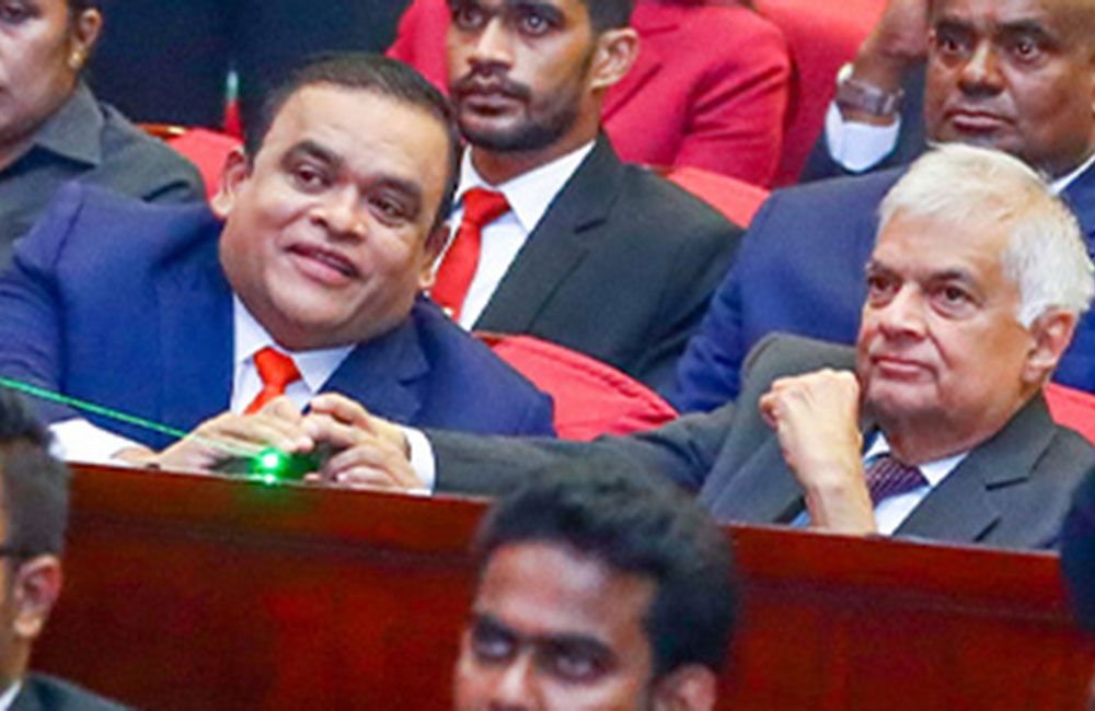 ප්‍රයිවට් ජෙට් එකකුත් අරගෙන : ධම්මිකගේ ප්ලෑන් B මෙන්න !