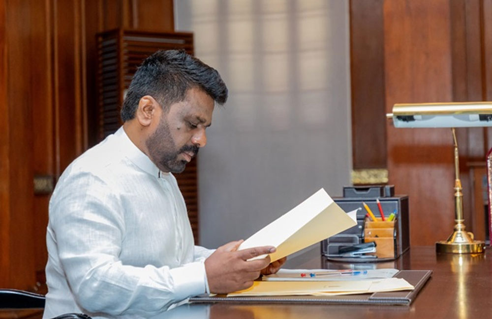 දේශබන්දු ධුරයෙන් ඉවත් කිරීමේ ලිපියට ජනපතිගේ අනුමැතිය