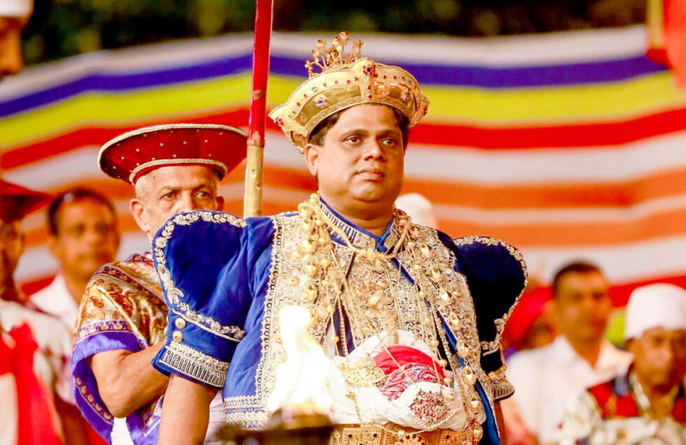 ශ්‍රී දළදා මාළිගාවේ දියවඩන නිලමේගේ ධූර කාලය ඉරිදායින් අවසන්