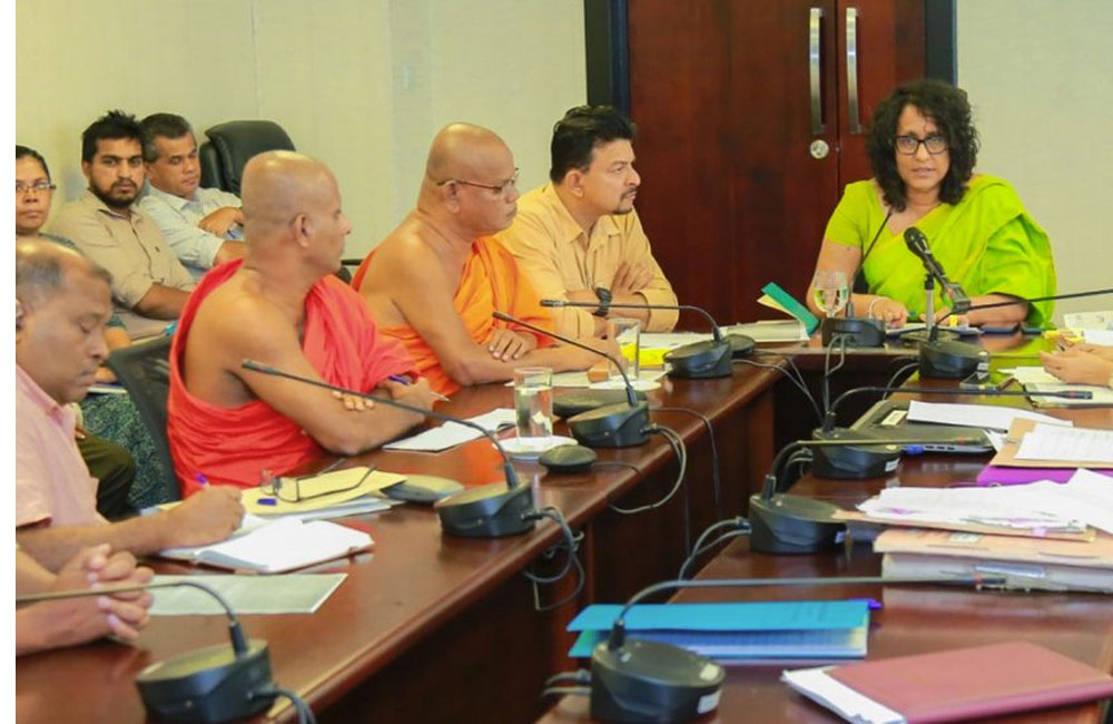 පෞද්ගලික සරසවි උපාධිධාරීන්ගේ ගුණාත්මකභාවය ගැන සමාලෝචනයක් සිදු කරනවා – අගමැති