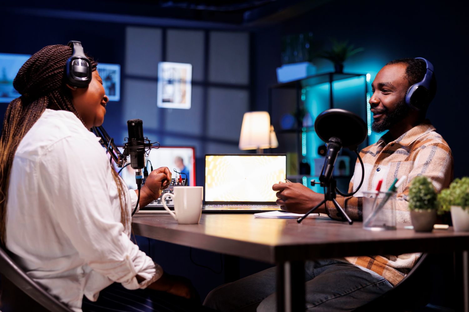 podcasters talking 