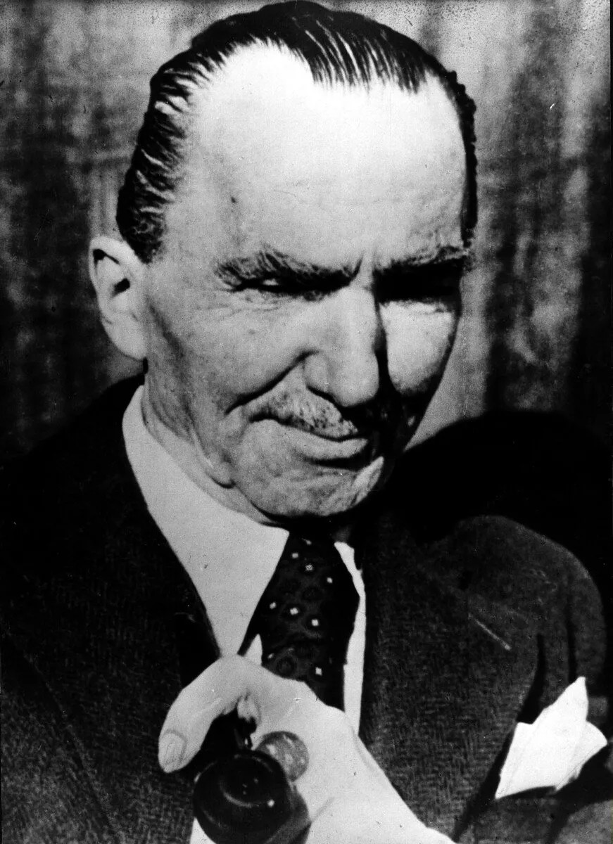 Nikos Kazantzakis 00