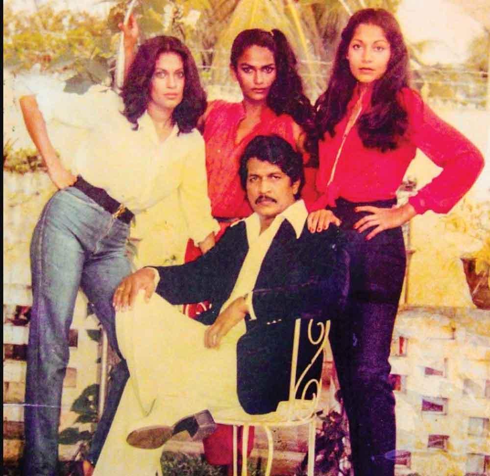 සුර දූතියෝ මැද