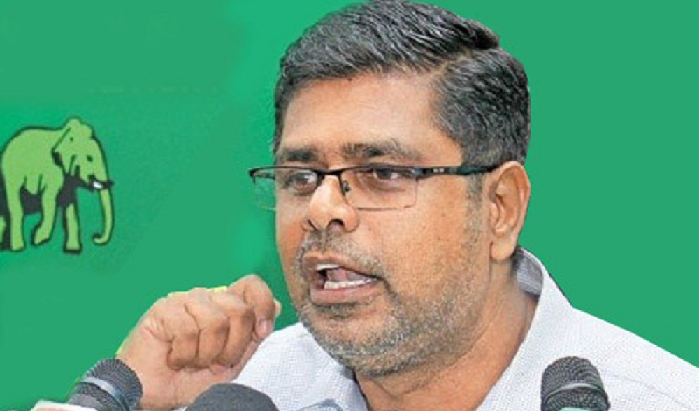 මෝඩ උපදේශකයන් නිසා සිරිසේන අමාරුවේ !