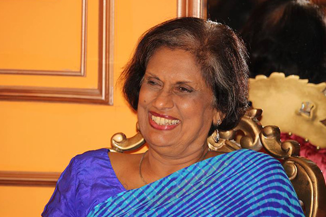 ඊයේ "ආණ්ඩුවෙන් යන්න" තප්පුලෑවන්ගේ "නැටි" : චන්ද්රිකා "කැපූ හැටි" මෙන්න