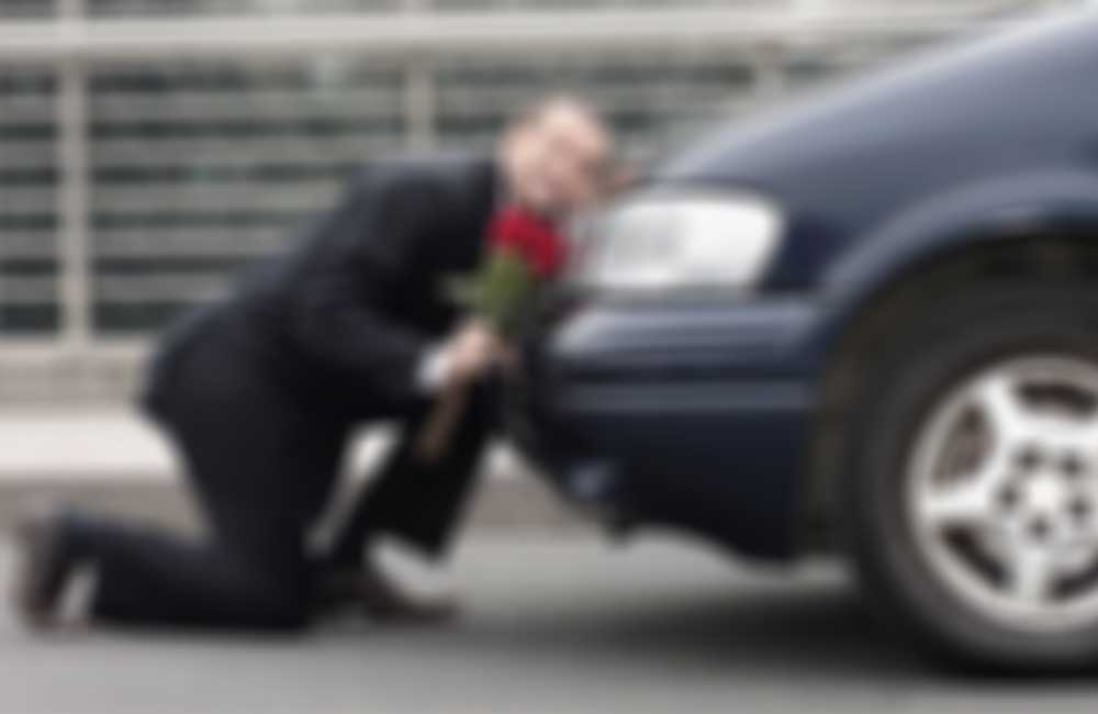 දේශපාලනඥයකුට අමුතුම රථ ගායක්