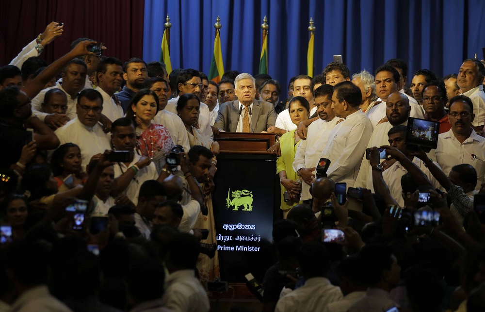 අපි අපේ හදවතේ ඉල්ලීමට ඉඩ දෙමු..! : අගමැති රනිල් ජාතිය අමතයි 